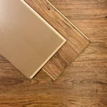 Piso Flotante Frigg Vision Nogal 8 mm HDF Simil Madera Alto Tránsito Click 2.71 m² Caja - Image 3