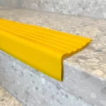 Protector Nariz Escalón Frigg Secure 7.5 cm Perfil de PVC Amarillo 1.2 m - Image 2