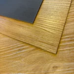 Piso Vinílico Pegable Glubase Listón Habana 2 mm LVT Tránsito Comercial Frigg 5.02m² - Image 3