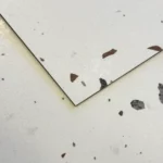 Piso Vinílico Pegable Glubase Listón Granit 1.5 mm LVT Tránsito Comercial Frigg 5.04m² - Image 3